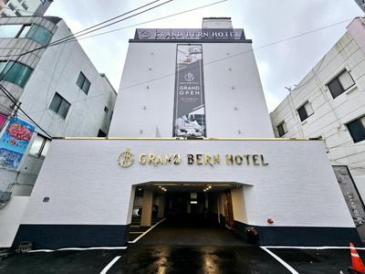 Daeyeon Grandis Hotel