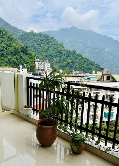 Prithvi Hotel - Aesthetic Rooms With Netflix, AC, Room Heater In Upper Tapovan