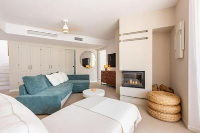 Los Naranjos modern 2 bedroom penthouse with views