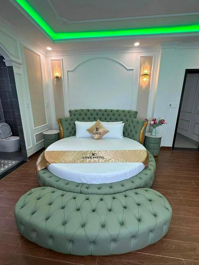 Love Hotel Tô Ký