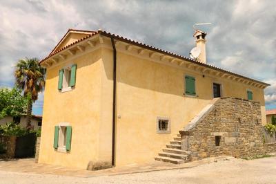 Villa Benvenuti near Motovun for 8 people - pet friendly with salt - water pool