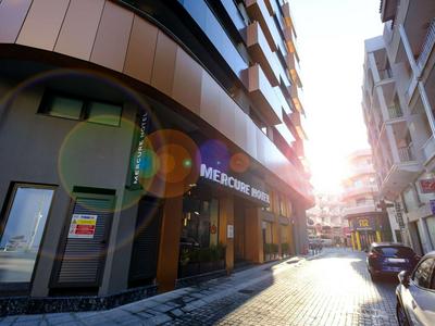 Mercure Larnaca Finikoudes Beach