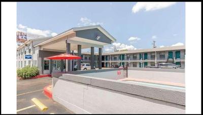 Motel 9 University-Downtown