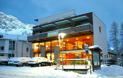 Bed & Breakfast Hostel Nives