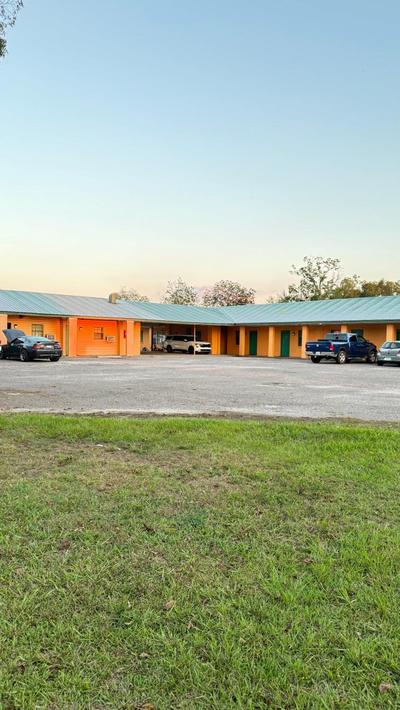 GreenLawn Motel