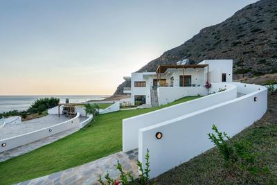 Beachfront Villa Atalandia with Heated Pool, Gym, BBQ & Office