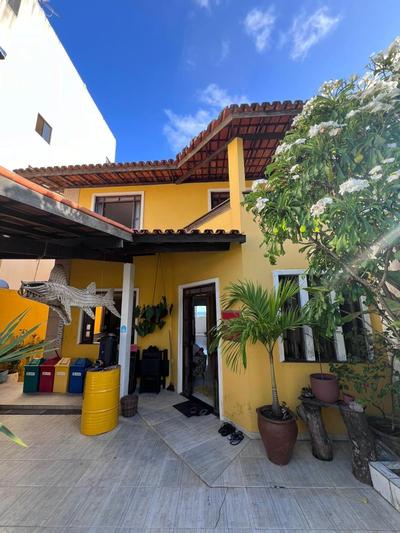 Casa Amarela Hostel & Bistrô - em Pituaçu