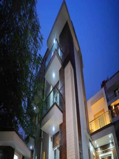 Mallenzo Suites Dlf Phase 1