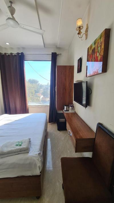 Hotel KD Near jallianwala bagh