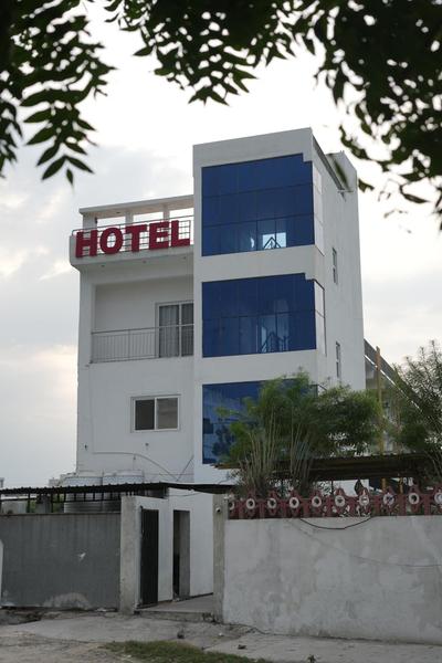 Hotel Parmanand Garden