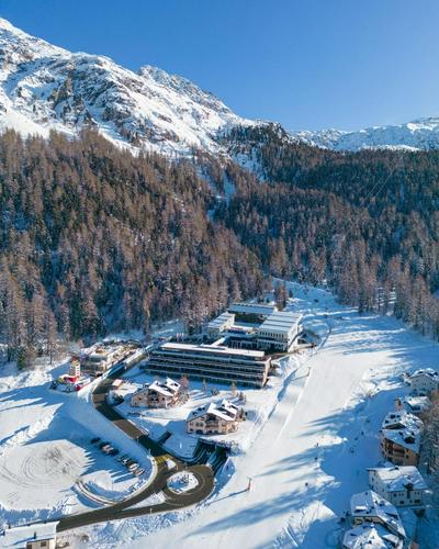 Nira Alpina