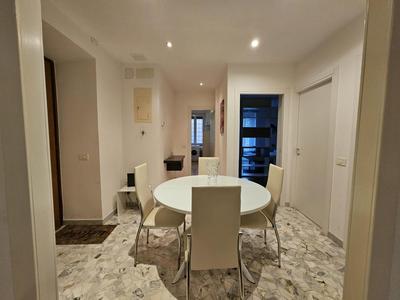 Be Your Home - Isabella Bright Apartment