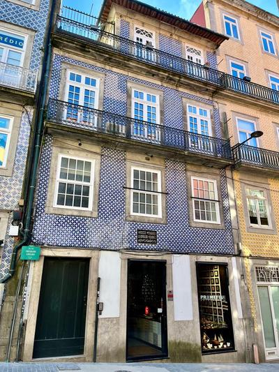 Central Porto 2BR in Cardosas - Balcony - Apt 1T