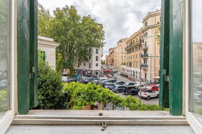 Casa Tudor, Charmy Eccentric Flat in Piccola Londra 10 Min from City Center