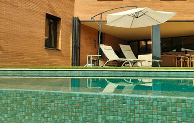 Girona, verde, relax e Infinity Pool