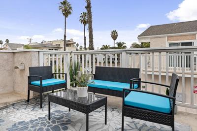 Searenity Suite- Peekaboo Ocean view 1 min walk to Beach