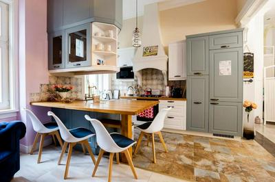 ROOMS in a Luxury designer period apartment in Old Town by presidential palace