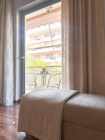 Sea the City - Chic 2-BDR Escape with Spacious Living