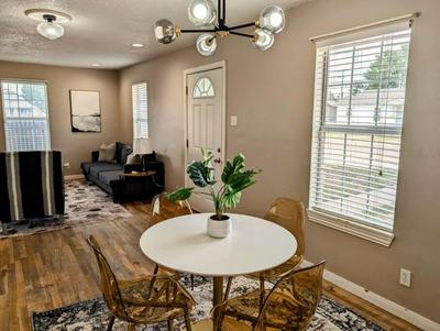 Cozy 2BR Home in Clovis