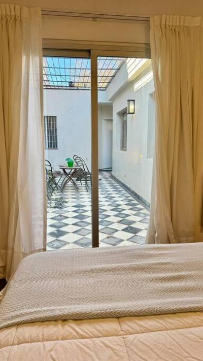 2 min a Calle Arístides, Parrilla, Parking, Netflix