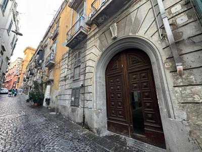 "3 min from Dante" Appartamento in palazzo storico
