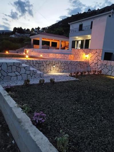 Secluded house - guaranteed privacy - heated pool