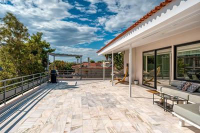 Riviera Luxury 3Bd Apt w Jacuzzi and Home Cinema
