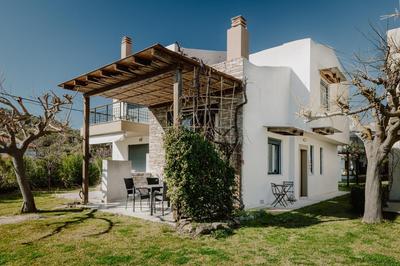 Pelagos Paradise Seafront Villa by Booking Kottas