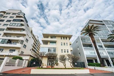 NEW! Blue Waters beachside studio 50m Sea