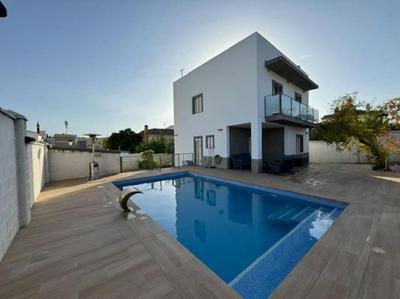 Tomares Chalet independiente