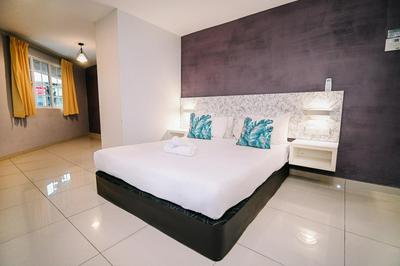 Swing & Pillows - PJ SS2