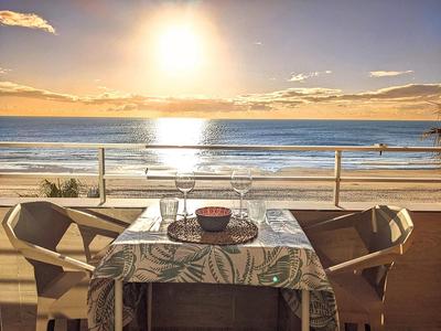 Apartamento en la playa con garaje