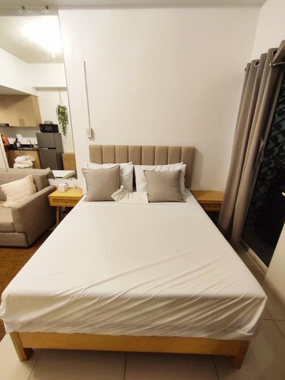 Jinh's place to STAYCATION