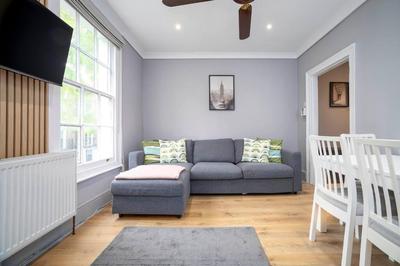 2 Bedroom Flat in Notting Hill