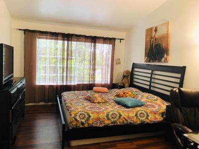 Irvine Master Bedroom with private bathroom by UCI, SNA, beach!