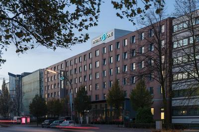 Motel One Hamburg-Altona