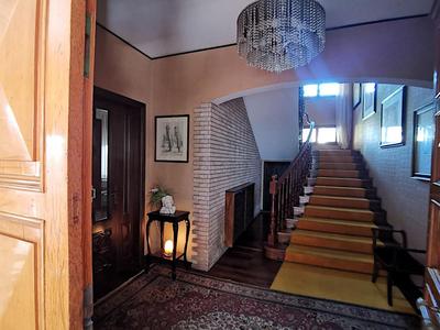 Villa Iris Appartamento al Piano Terra con Parcheggio Privato in Giardino e Patio in Villa Centro Città