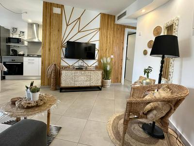 Candy Cotton - AC, Desk with natural light, Pool, Terrace and High speed internet