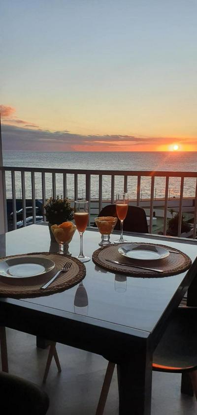 Moderno apartamento al lado del mar