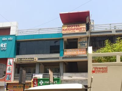 HOTELKARNAWATi