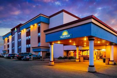 Days Inn & Conference Centre by Wyndham Camrose Norsemen, 사진 2