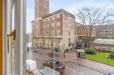 15A St Giles with parking