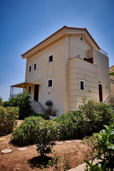 Luxury Maisonette with Pool
