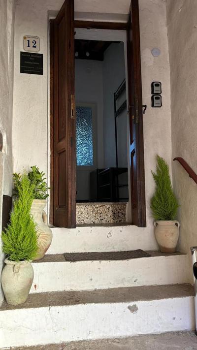 Aurina Boutique inn