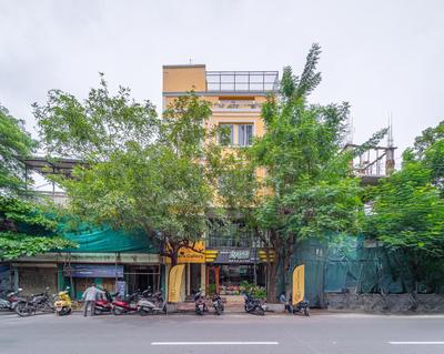 Shoreline Stays Near Rock Beach