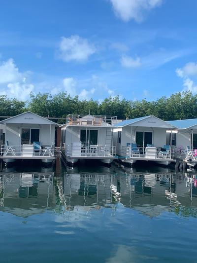 Aqua Lodges At Hurricane Hole Marina