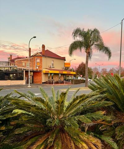 Grand Old Crow Hotel