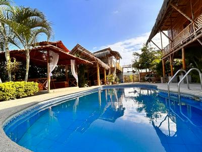 Hostal Piscina Cascol