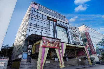 FabHotel Golden Eye Inn - Nehru Place Market