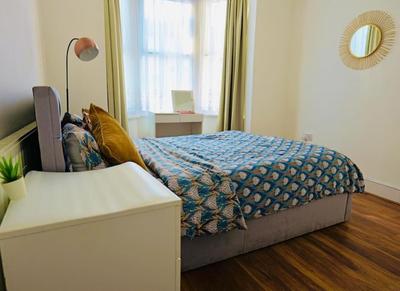 Two bedroom flat near transport & shops